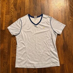 Vintage Nike women’s v neck shirt size large